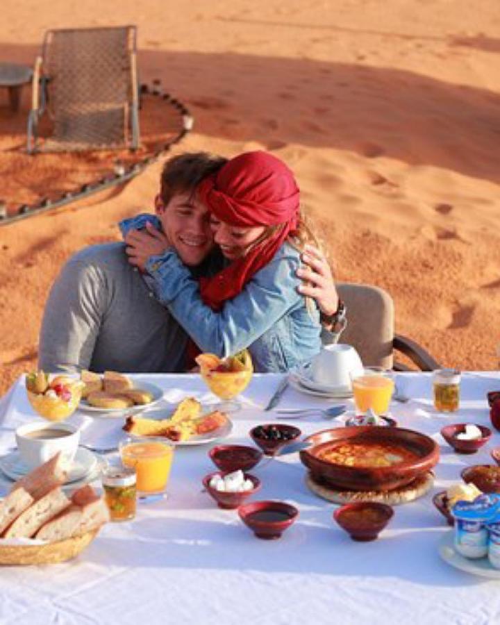 Authentic Desert Luxury Camp เมอร์ซูกา ภายนอก รูปภาพ